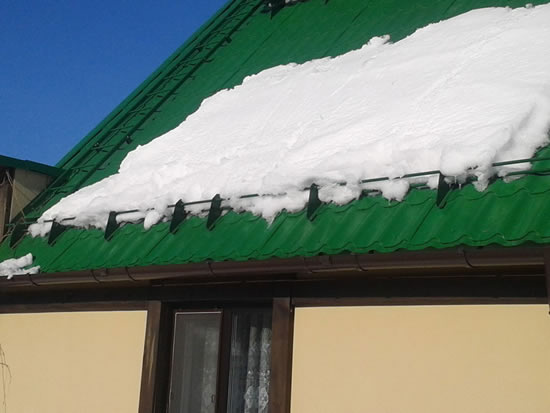 Снегозадержатель на крыше